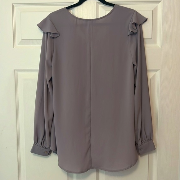 Gorgeous She & Sky (L) Ruffle V-Neck Hi-Low Cotton Blend Pullover Blouse - Picture 2 of 3